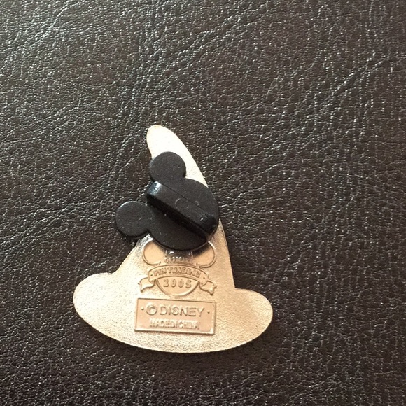 Vintage Disney pin cir 2005 - Picture 2 of 2